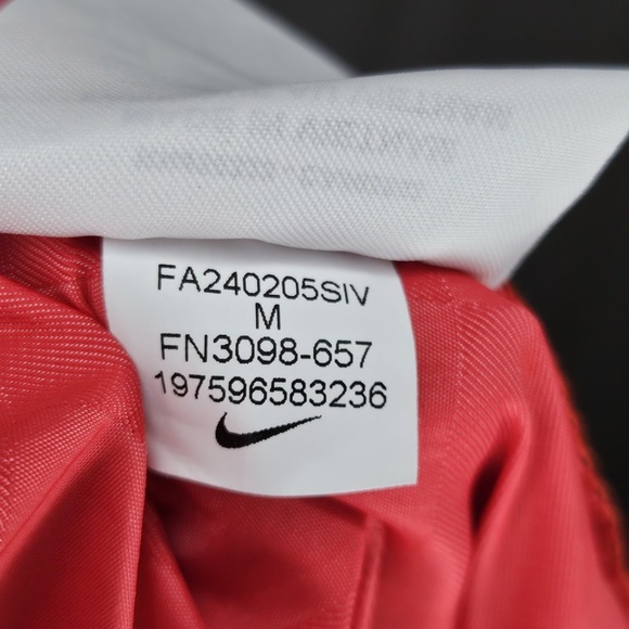 Men Nike FN3098 Club Flow Shorts University Red Drawstring Pockets Check Nylon M - Picture 9 of 9